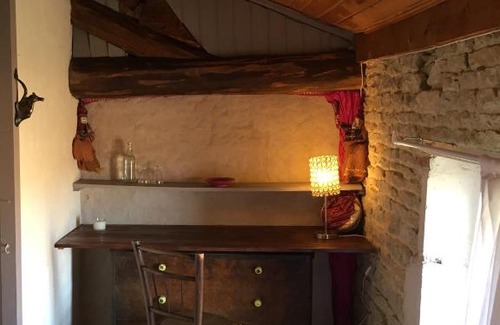 Saint-Pierre-le-Vieux Bed & Breakfast | Zen au Marais Hammam Massages