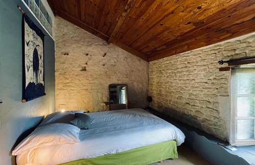 Saint-Pierre-le-Vieux Bed & Breakfast | Zen au Marais Hammam Massages