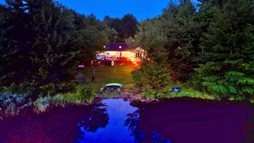 Pocono Summit House | Zen Den - Pocono LakeFront with Hot Tub !