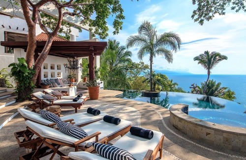 Conchas Chinas Villa | ZEN HILLSIDE VILLA - VIEWS AND FULL STAFF