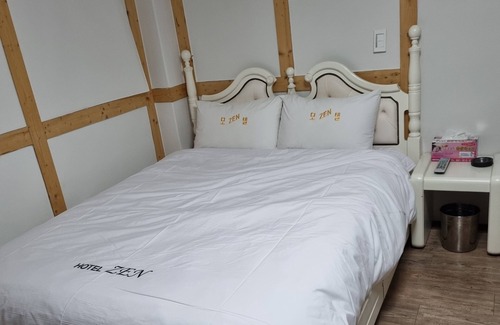 Saengmok Hotel | Zen Motel