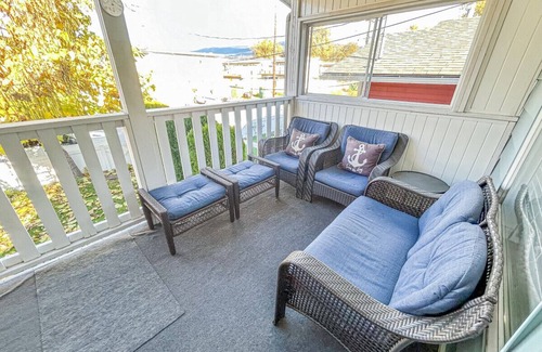 Okanagan-Similkameen Cottage | Zena's Penticton Beach Cottage