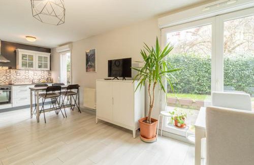 Annemasse Apartment | ZenBNB/Tournelles/Jardin Privé/Hyper-Centre