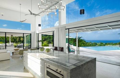 Weston House | ZenBreak Atelier House is a contemporary 4 bedroom ridge-front holiday villa with sea views