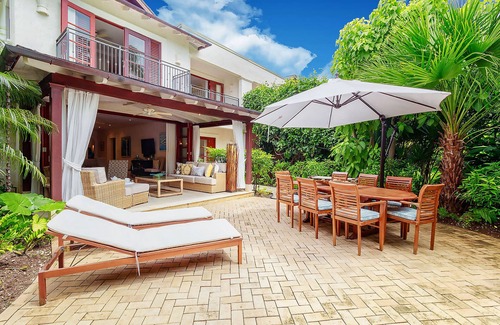 Gibbes House | ZenBreak Claridges #10 is a 3 bedroom luxury holiday villa moments away from Gibbs Beach