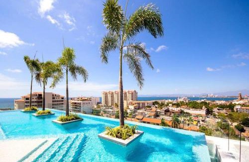 Emiliano Zapata Apartment | Zenith 601, Zona Romantica, 2 Balconies with Incredible Views, Rooftop Pool