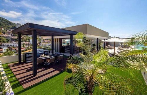 Emiliano Zapata Apartment | Zenith 601, Zona Romantica, 2 Balconies with Incredible Views, Rooftop Pool