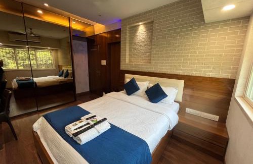 Powai House | Zenith Luxe Suites - Near IIT & Hiranandani, Powai