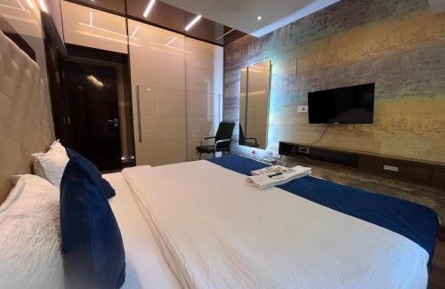 Powai House | Zenith Luxe Suites - Near IIT & Hiranandani, Powai