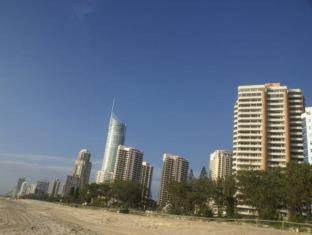 Surfers Paradise Apartment | Zenith Ocean Front Apartments Gold Coast - Official Listing