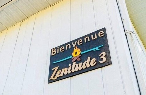 Papineau Regional County Municipality House | Zenitude 3 waterfront cottage
