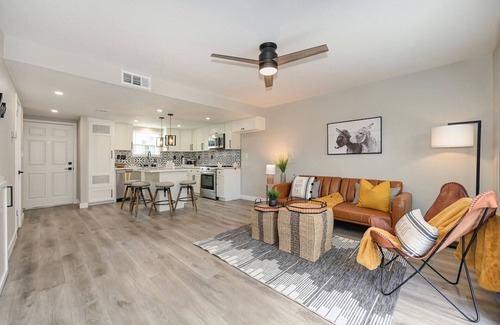 Foothill Farms House | ZenNest Townhome Close toRoseville SacDowntown Hospitals Pool&Fenced PatioGarden