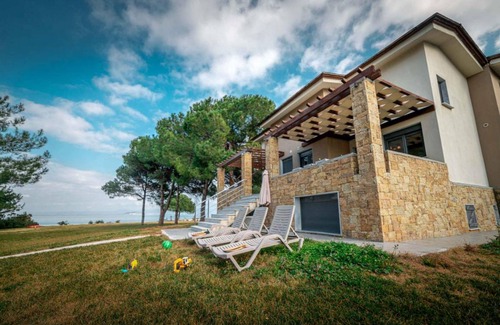 Pefkochori Villa | Zennova 12 Blue Pearl