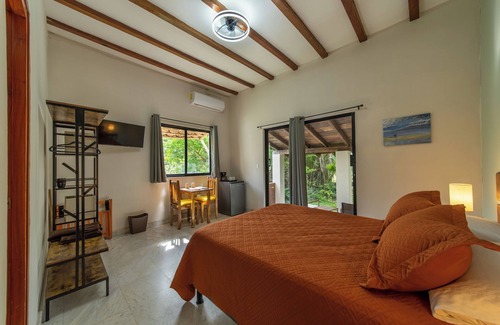 Pedasi Bed & Breakfast | Zenquility Inn & Tavern