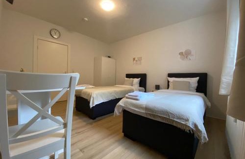 Neumuenster Apartment | Zentrale 3-Zimmer Wohnung mit Balkon - Perfekt für Monteure und Familien