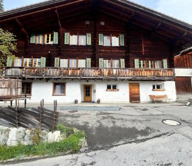 Adelboden Apartment | zentrale, gemütliche Wohnung im Schweizer Stil I Bergblick