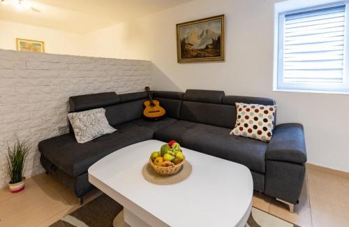 Großenbaum Apartment | zentrale Lage Apartment nähe Düsseldorf Airport, Messe