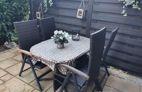 Ratingen Apartment | Zentrale Messe/Ferien Whg mit Garten & Parkplatz