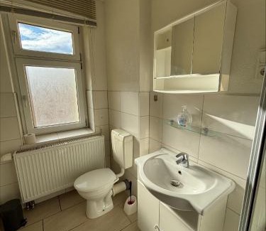 Halle Apartment | Zentrale Monteurswohnung mit Küche, WLAN & Vollausgestattet