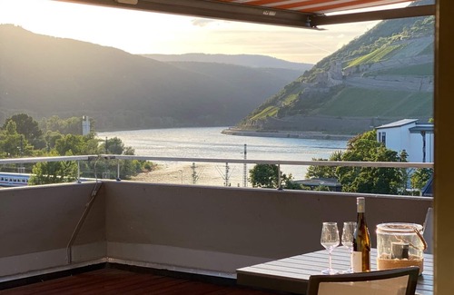Mainz-Bingen Apartment | Zentraler Wohnkomfort mit Rheinpanorama