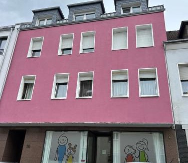 Kernstadt Apartment | Zentrales Apartment mit Netflix, Kaffee & Parkplätzen