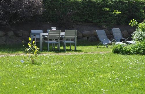 Muritz Apartment | zentrumsnahe Ferienwohnung im Grünen