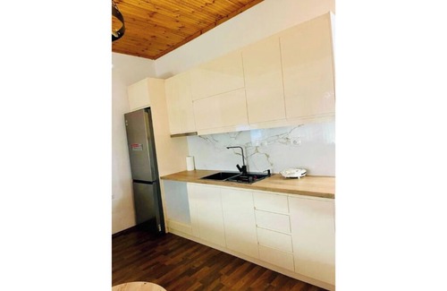Gjirokaster Apartment | Zere house
