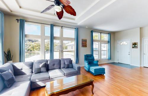 Oakhurst House | Zerenity Lookout East