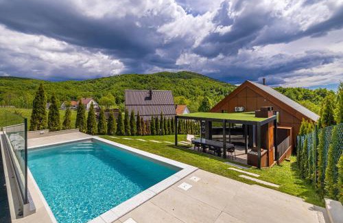Mrkopalj Ski Chalet | Zerm Holiday House with pool, jacuzzi & sauna - Gorski kotar