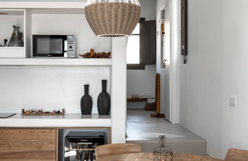 Alopronia Hotel | Zetine Suites Sikinos