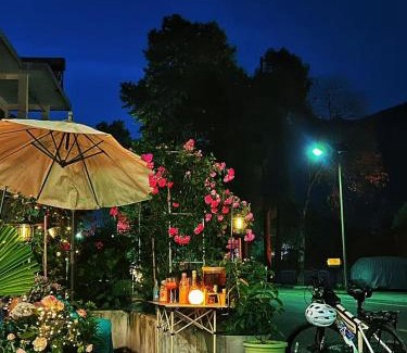 Wulingyuan Apartment | Zhangjiajie Southgate Flower Garden Lodge at the Park Entrance