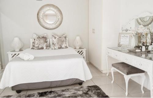 Boksburg Apartment | Zhantique Guest House 1- Unit 1