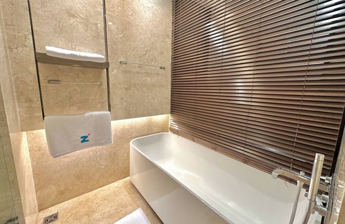 Downtown Shanghai Hotel | ZHome Deplex luxury apartment
