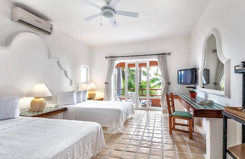 Almacen Resort | Zihuatanejo Resort Hotel