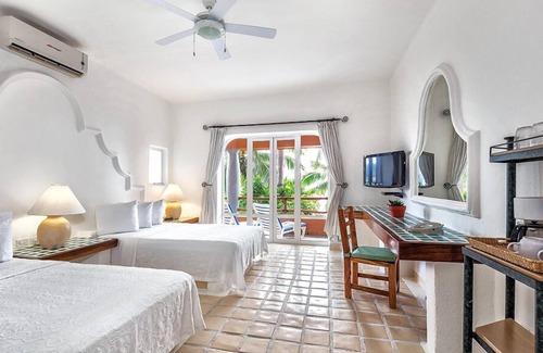 Almacen Resort | Zihuatanejo Resort Hotel