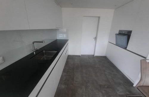 Goldingen Apartment | Zimmer 1, Haus der Begegnung