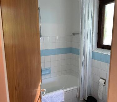 Poertschach am Woerthersee Bed & Breakfast | Zimmer am See