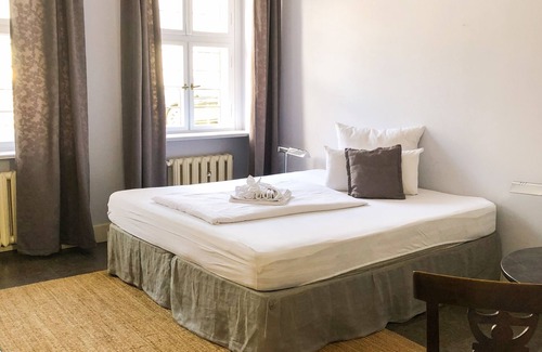 Neu Fahrland Bed & Breakfast | Zimmer "hedda" im Landhaus am Jungfernsee mit Seezugang