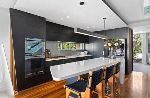 Narrabeen House | Zinc - a secluded paradise nestled in the heart of Narrabeen on the wonderful Northern Beaches.