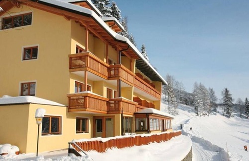 Bad Kleinkirchheim Cottage | Zirbenzimmer - Gasthof Raunig