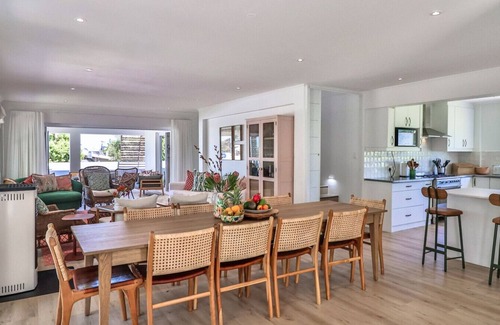 Onrus House | Zo'luha - Spacious family home | Mountain View