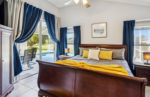 Esprit House | Zoe's Golf Villa (4-Bedroom Home) with Pool - Handicap accessible - Pets Allowed by RedAwning