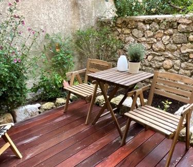 Moustiers-Sainte-Marie Apartment | Zofia appartements - Appartement avec cour privée #1