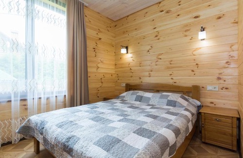 Skhidnytsya Villa | Zolota Rybka