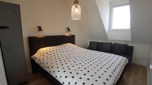 Westkapelle Apartment | ZON ZEE STRAND Bed by the Sea