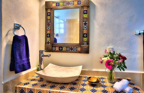 Bucerias House | ZONA DORADA~1 BED/1 1/2 BATH~1 BLOCK to BEACH~FULL KITCHEN~A/C~LAUNDRY~HEAT POOL
