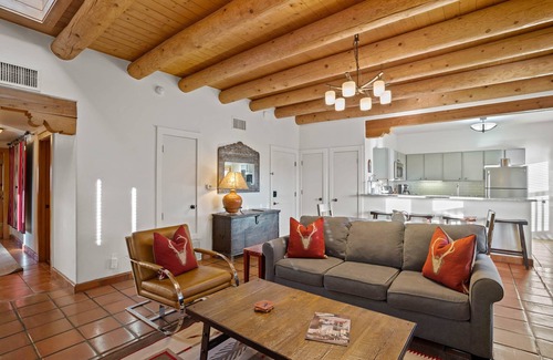 Downtown Santa Fe Villa | Zona Rosa 76, Santa Rita