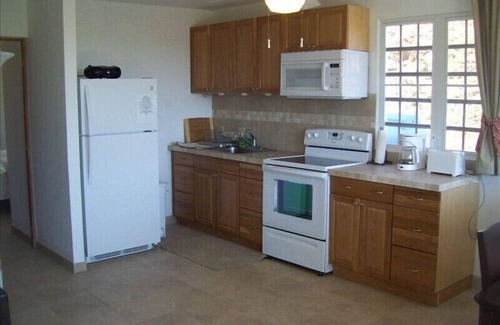 Fraile Apartment | Zoni Breezes Lower - Tranquil Setting/Ocean/Mountain Views/AC/WiFi/Sat TV