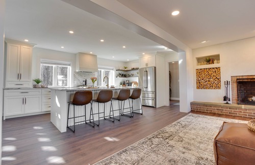 Steelville House | Zook Manor | HOT TUB, Game Room + Fire Pit!