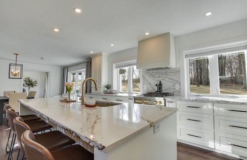 Steelville House | Zook Manor | HOT TUB, Game Room + Fire Pit!